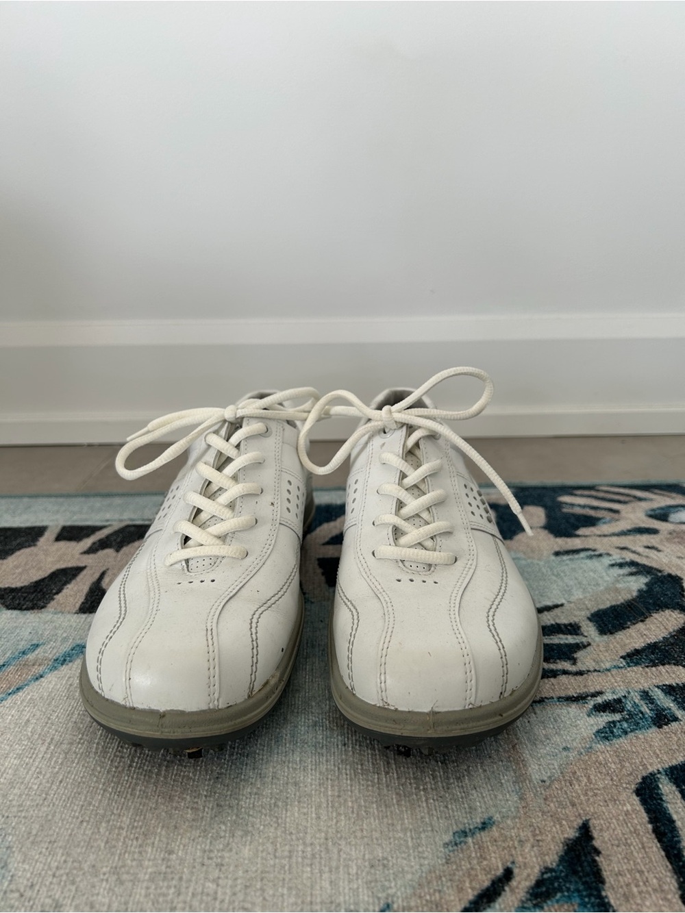 Ecco White Lace-Up Athletic Golf Shoes